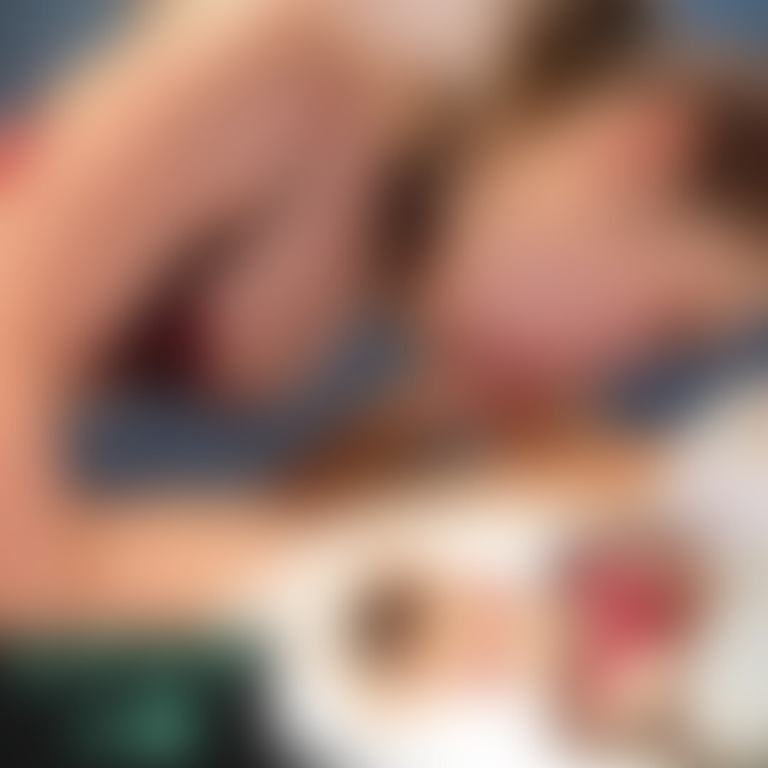 フェラの割合の高い動画です。
不倫相手はこの横顔が好きみたいです。
最近は、音の立て方と舌の使い方を意識しておちんちんを咥えています。
口の中で、舌でおちんちんを包み込むように、かつ舌を柔らかくして優しくしごいてあげると、一瞬でイキそうになっていてかわいいです。
不倫相手と旦那のは同じくらいの大きさなので、旦那で練習して不倫相手に喜んでもらえるように頑張っています(笑)旦那という、こんな身近に練習台がいることに感謝です(笑)
クンニと手マンは旦那は全くしてくれないので、不倫相手の舌使い、指使いにいつもメロメロです。
動画の中でも確認できますが、大洪水でホテルのベッドに水たまりができています(笑)
本当にホテルの清掃の方に申し訳ない。。。
最後はしっかりと奥まで突いてもらい、中出しをおねだりしてフィニッシュ。
精子がおまんこから垂れてくるところまでしっかりと収めています。不倫相手様、さすがのカメラマンの腕前。
それにしても、手マン、クンニ、ベロチュー、中出しなど、女性目線で非常に興奮する動画で、私はこれで何度もオナっちゃいました(笑)
男の人目線だとまた違うのかな?感想お待ちしています。 (2/2)