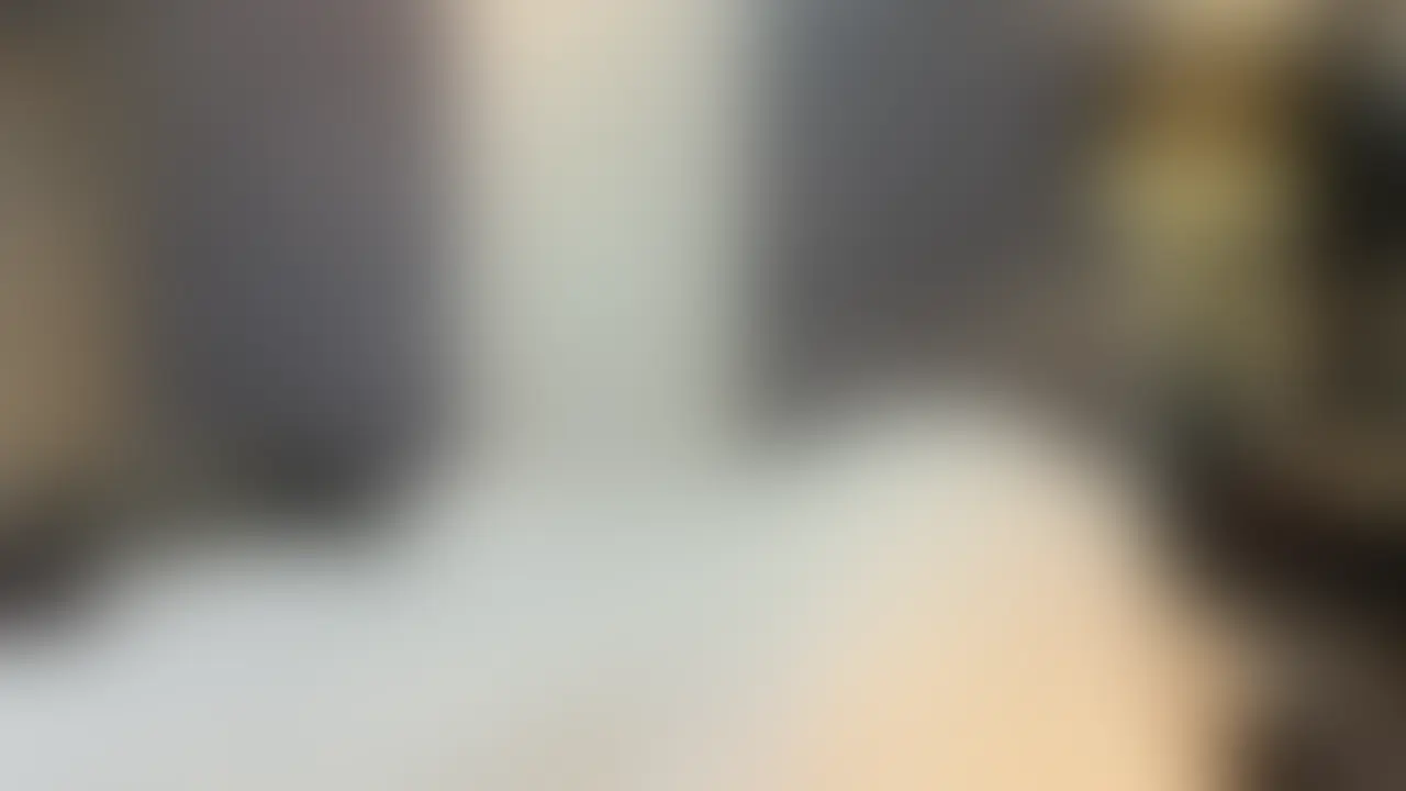 【女の子が好きで付き合ってる彼女もいる24歳のレズビアン女子が、人生初の男性とのSEXで処女卒業。】(1時間20分)
地方から新幹線に乗って会いにきてくれた処女の女の子。
「女の子が好きで、、今も付き合ってる人いるんですけど、1回経験してみたくて、、」
彼女さんとはほとんどえっちはしないらしく、そういう雰囲気になってもお互いに少しだけ指を入れるだけ。人生初の男性との肉体の触れ合い、セックス、処女喪失のリアルな雰囲気を収録。 (2/2)