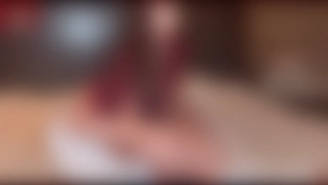 【仕事終わりに童貞彼氏くんとラブラブ不倫セックス】
こんばんは!みかです☺️
今日はワインレッドの色っぽシャツで精子のたまった童貞くんを仕方なく冷静にケアしてあげたよ。ぽろんおっぱいを擦り付けながらの乳首ぺろぺろ。やっぱり乳首も溜まっちゃうのかなぁ気持ちいいんだね?ふふ
ぼっきの硬いちんぽを舐めてると私も我慢できなくなっちゃって騎乗位で一緒にシコシコ
美味しいおちんこでした❤️ (2/2)