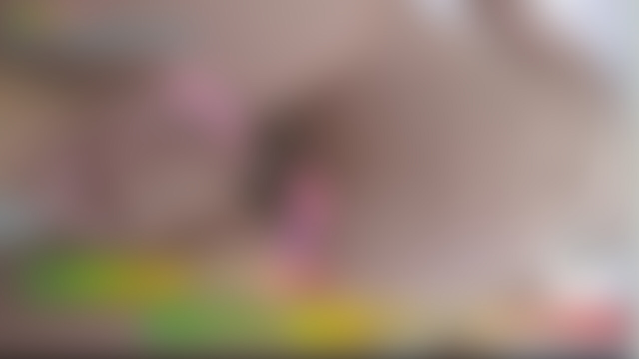 僕のハメ撮り作品で中出しされまくっている二代目ポニテ○○○
チッパイな胸とかヤバい趣味の方々にドストライクなのですが夏の中出しで3回目の妊娠!
8月終盤で堕胎するのですが堕胎時陰毛が邪魔なので今回パイパンに!
元々綺麗なオマンコがったのでパイパン縦筋オマンコに!
もう僕みたいな変態趣味の方々のチンポに確実ドストライクwww
そこで今回二代目ポニテ○○○の可愛いお尻とパイパン縦筋オマンコをジックリ撮影しながらのイタズラ!
僕と同じヤバい変態さん達に超お勧め動画ですwww (2/2)