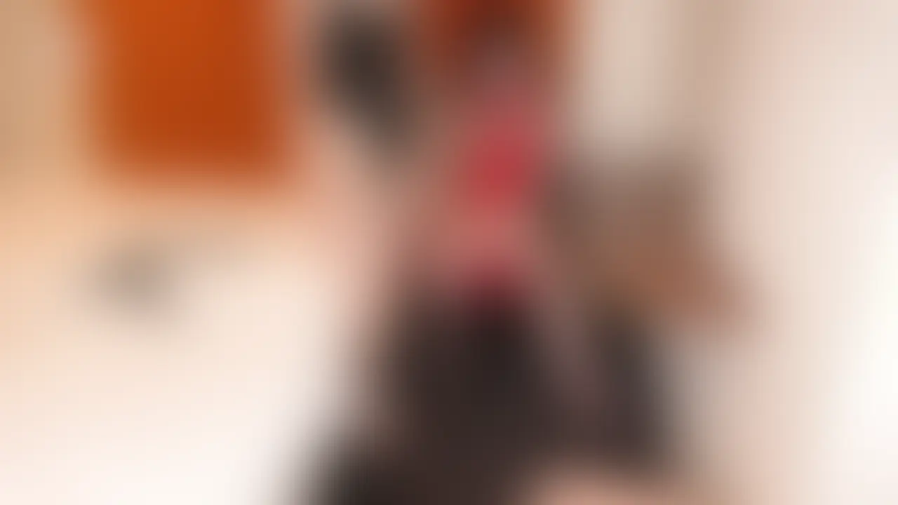 ドSダブル痴女・佳奈&みくりチン玉足蹴電気アンマくすぐり顔面騎乗
ドSダブル痴女の佳奈ちゃん&みくりちゃんの
雑魚チン鍛錬グリヌキ部屋に収容されました。
それからM男の顔面に座っての乳首いびり顔面騎乗、
ちん玉を足蹴にしまくりなチン踏み電気アンマへと続きます。
顔面騎乗で無呼吸状態のM男に、かかとを腋に食い込ませる
かかと落としくすぐり、足指でつねりまくりな乳首いびり、
そしてチン踏み電気アンマも加わります。
「楽しい〜、息してる?」と、無呼吸状態で鼻と口を塞がれたM男に
答えることが不可能な質問が届きます。
そしてチン踏み電気アンマプレイです。
ちんこと金玉を足蹴にし、勃起したちんこに大振動を加えます。
くすぐりで笑うM男に対しては
「こっちは遊びじゃねえんだよ、真面目にやれ!」と
理不尽な言葉が浴びせらます。
ラストはパンツを脱がせて勃起ちんこをあらわにしての
生ちん玉足蹴&電気アンマです。
ダイレクトでキョーレツな刺激が、勃起ちんこ&金玉に響き渡ります。
振動だけでなく打撃も加わりまくりなのですから耐え忍ぶことはできません。
2人で交互に、そして2人同時に電気アンマを施します。
生ちんを叩きまくりなとんでもない刺激がダイレクトに響く
電気アンマプレイとなりました。
チン玉を足蹴にする電気アンマと
M男くすぐり顔面騎乗プレイを堪能したい、
そんなF/MくすぐりフェチのM男の貴方だけにオススメです。
1920*1080
19:47
1.38GB
.mp4 (2/2)