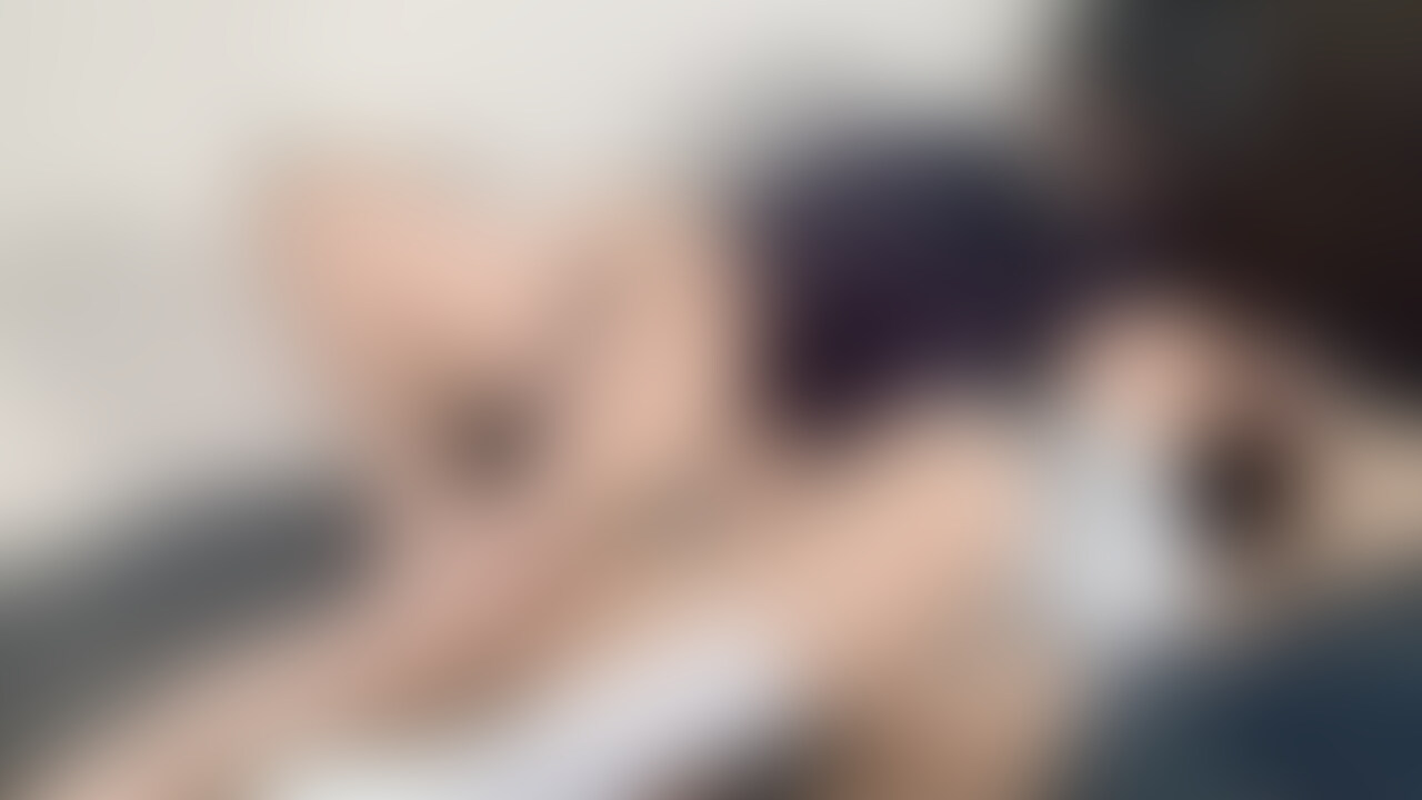 乳首が敏感過ぎる可愛い子に制服コスとルーズソックスでハメ撮りSEX個人撮影しちゃいましたpt1
おっぱい舐めたり乳首をつねったり、まずは攻めていきます
手マンも合わせてイカセてあげました! (2/2)
