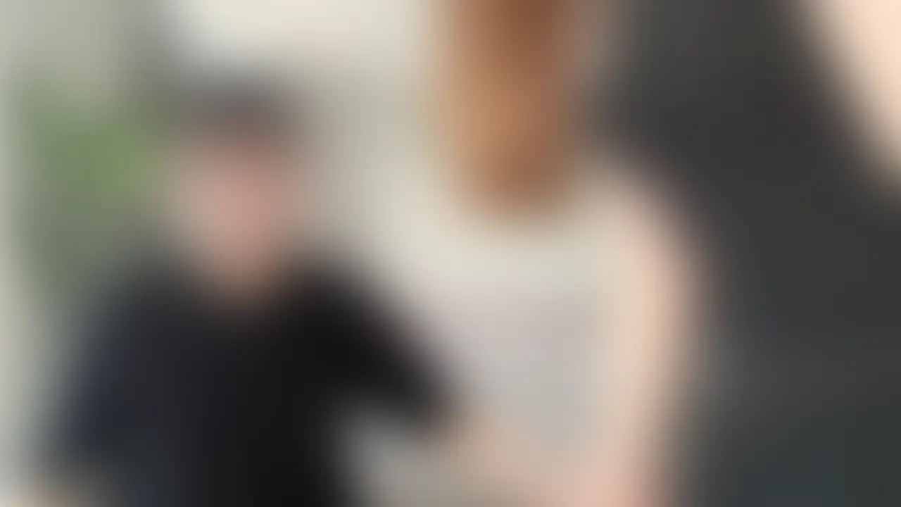 【元AV女優】アフターしない25歳Cカップキャバ嬢とハメ撮り
普段はキャバ嬢として働いている元AV女優の25歳Cカップのキャバ嬢とハメ撮りしてきました。この色白ムチムチ体型にTバックが映えますよね。
下着は脱がさないでずらして挿入しました。
この動画見た後にこの子のAV見るとめっちゃ抜けるんですよね…。
36分4秒~斉藤さんもしてるので是非ご覧下さい。 (2/2)