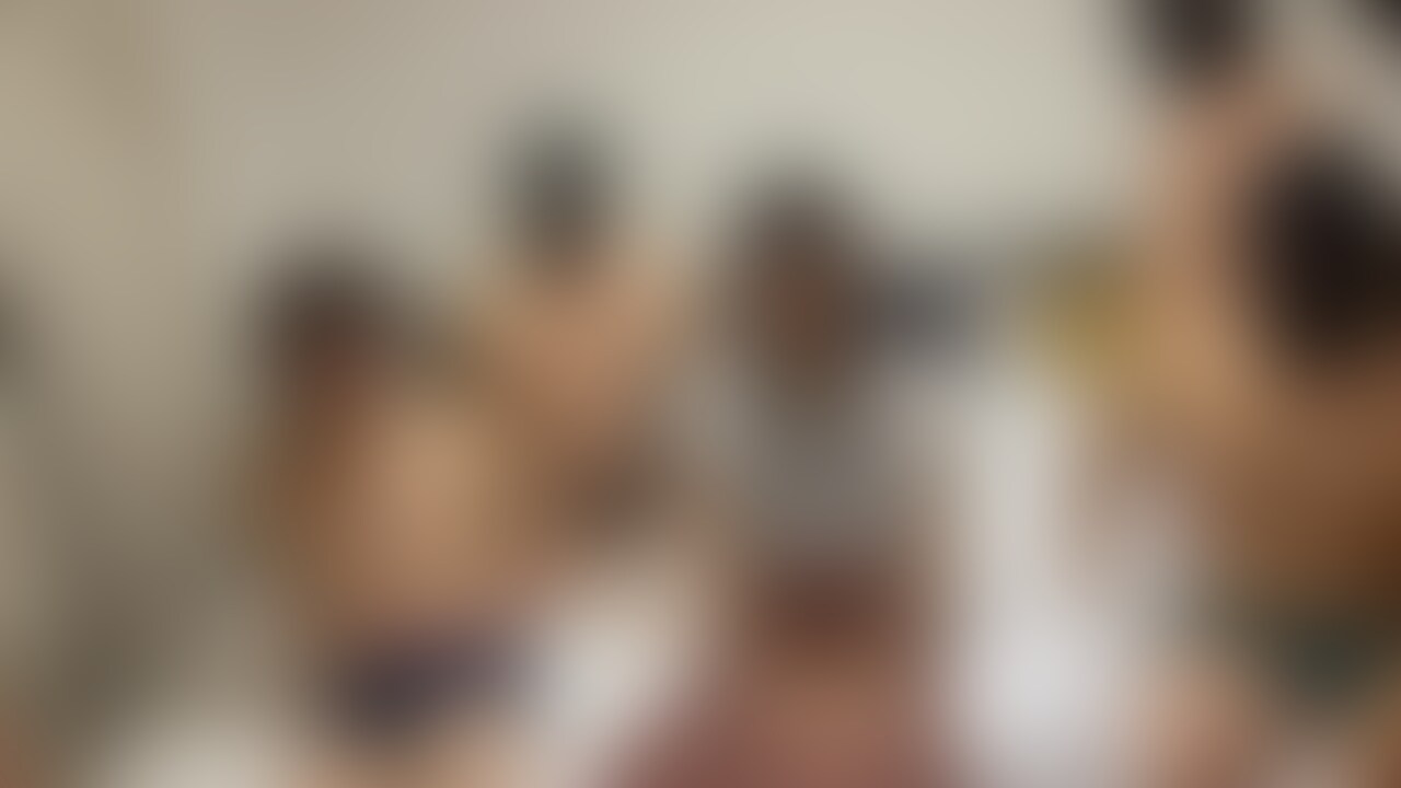 今回の女の子は自ら応募してきた、女の子です。
とても清楚な女の子が自ら複数プレイに参加したい
エッチな女の子です。
プレイ中は笑顔も出て、撮ってて一番幸せな気持ちになれました。
やっぱり本当にエッチが好きな人には勝てませんね。
素晴らしい作品が出来上がりました。 (2/2)