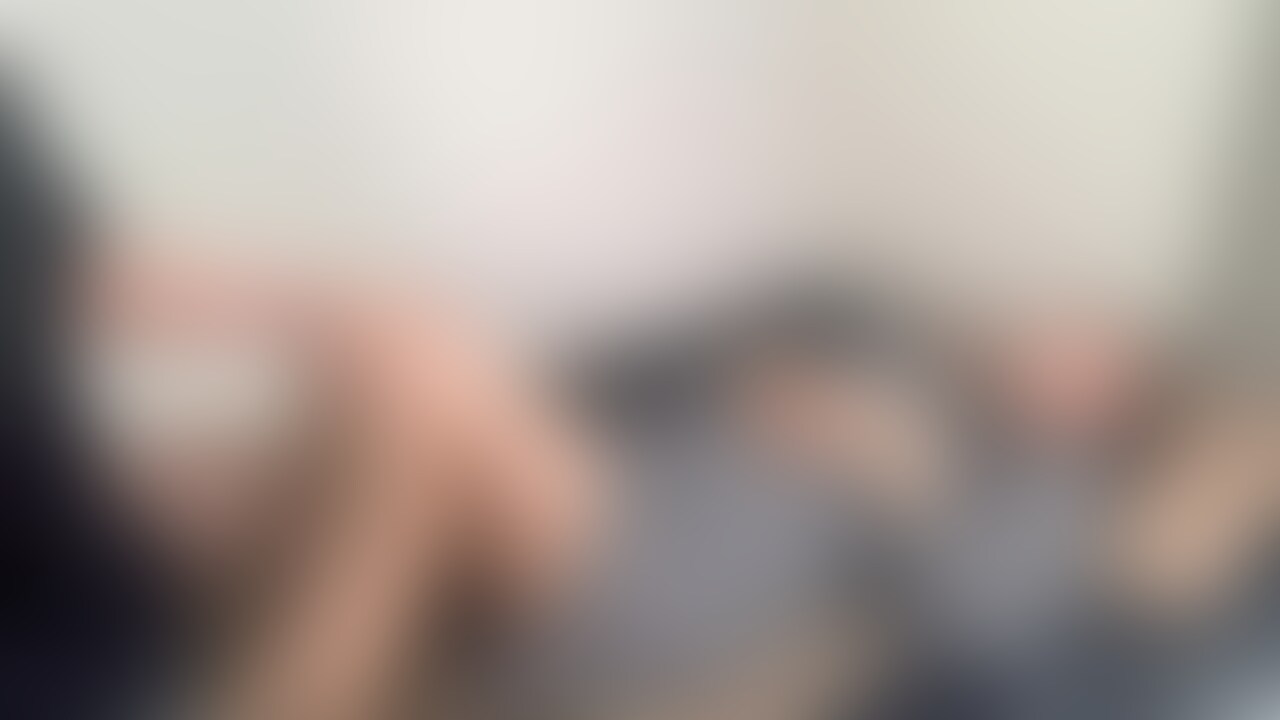 腰が動いちゃう敏感素人人妻とハメ撮り生SEX★1
まずは乳首攻めと手マンでイカセまくってあげましたー!
腰がクイックイッと動いちゃって本当にエロい人妻です! (2/2)
