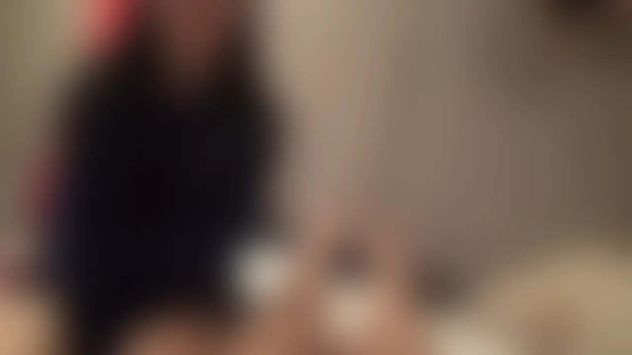 なぜか分かりませんが、今月に入って、急激に閲覧が伸びているこの映像↓
【AR】炎上交際1 ~自宅で安全に制服女子と交際できる映像~
https://myfans.jp/posts/399d6078-f02f-430a-a73e-f0e5614755f4?swipe=1&sort_key=publish_start_at
ぼくとしては、GOPROを使った撮影法がウケたんだと自賛したいところですが、モデルが良かったんだということは分かっています。
そして、人気があるならということで彼女をまた呼び出して撮影してみました。1回目の映像の時、ぼくの手応えとしても、結構いいセックスしたんじゃないかと思ったんですよ。彼女もかなり感じてたし、甘えてたしで。そしたらやっぱり彼女の方も、いいイメージを持ってくれていたようで、呼び出せば簡単に再会出来ました。やっぱり女は何歳でもエロいんです。これくらいの若さでもそうなんですから。なので、気持ちいいセックスさえしてやれば、こんな女の子とでも何回でも会ってもらえる。炎交だからと言って、全力でヤルべきなんです。
ただ、この映像は、二度目ということでかなり慣れた雰囲気で正直、緊張感はないかも知れません。ですので、もし本当にこの子と付き合ったらこんな感じになるんだ、なんて妄想しながら楽しんで下さい。
ちなみにこの日は、ラブホにこのまま泊まりました。
この日がたまたま体育があったらしく、パジャマ代わりとして体操服を着ていたのが可愛くて、その格好のまま騎乗位で腰を振らせ、乳首舐めと手コキで奉仕させました。
この映像から見た方へ
ぼくとしては、この映像は時間も短いですし、上にURLを表記した前回の映像の方が本番だと思っているので、ぜひそちらをご購入頂きたいと思っています。ですので、こちらはまぁサンプルというか、彼女がどんなけ可愛いかをご確認頂く映像として安めの500円で出しますので、もし気に入ったら前作もお願いします。
動画:19分49秒
1280×720
※こちらはシチュエーション動画になります。
※被写体の年齢確認は確実に行っており、年齢確認書類のコピーも所持しております。 (2/2)