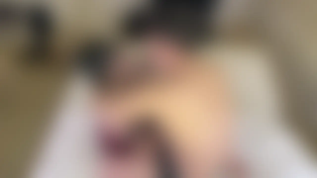 セフレのゆーなちゃんにサンタコスさせてご奉仕えっちさせようと思ったのに、急に始まったジャンケンで攻守決めて結局Tomuが勝ち続けたからひたすらバチボコえっち♡

首絞められ羽交締めもされても喜ぶドMデカ尻雑魚マンコです。

 良ければいいね❤️コメントお願いします！
 
 ※無断転載、まとめサイト等への引用は法律違反です。著作権違反等が発覚した場合には法的装置をとります。 (2/2)