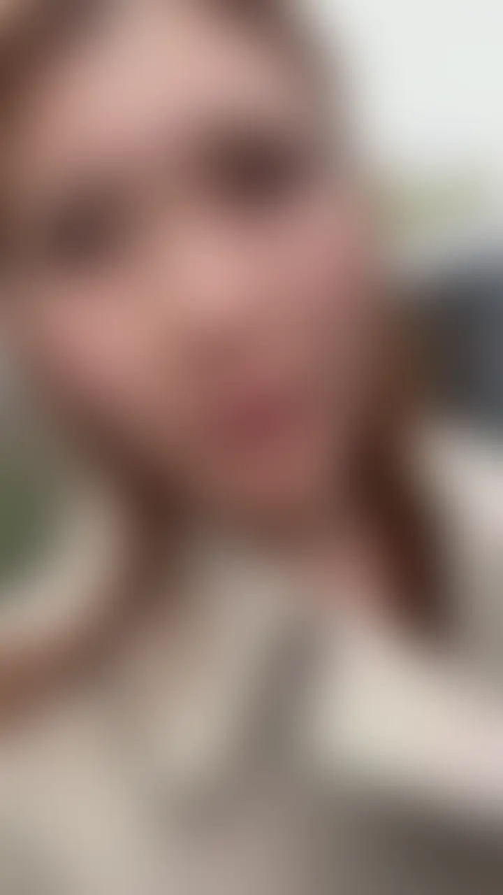 久々の露出待ってたでしょ?🥰
電マオナニーからの放尿♡
いつも気持ち良すぎておしっこ出ちゃう///
露出久々すぎてドキドキ過ぎたよ💓 (2/2)
