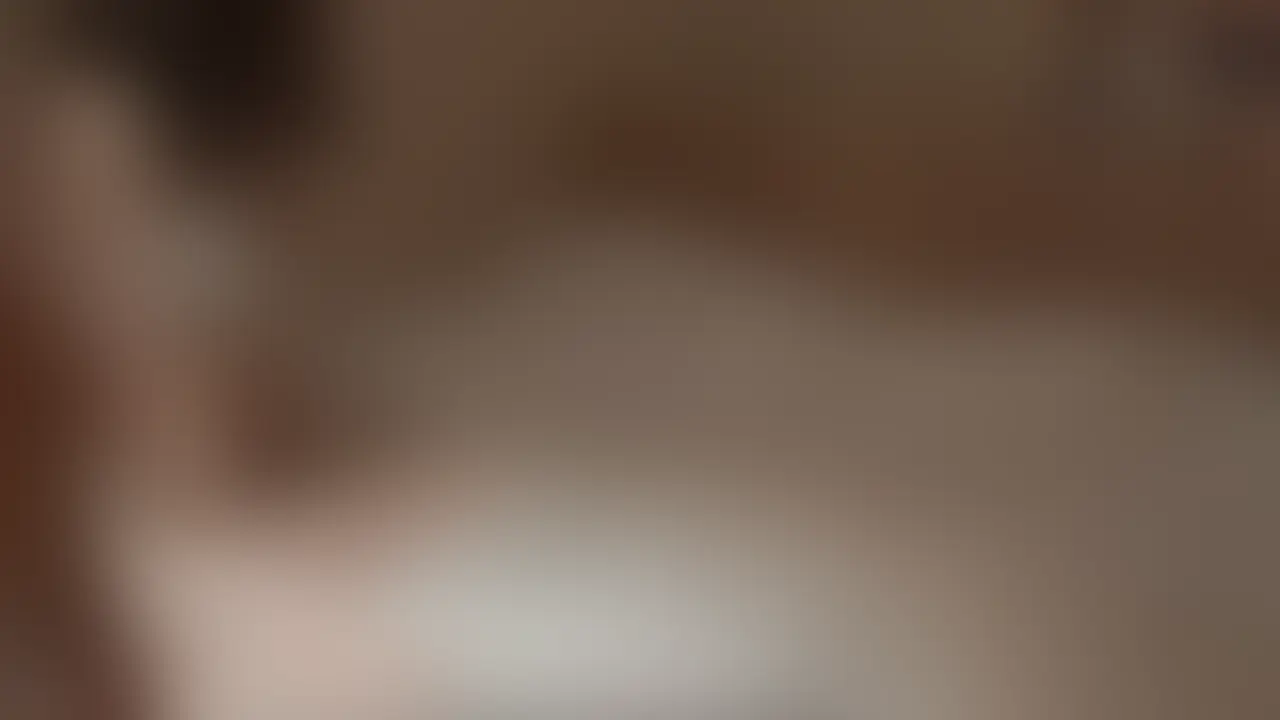 #126【未経験処女】教師になる前に処女を卒業したい女子大生【本編49分26秒】
Xで処女卒の依頼をくれた女子大生を抱いてきました。
卒業後は教師になるということでした。
大学生のうちに一度は経験しておきたい、処女卒したいという彼女の強いリクエストに応えて処女卒させてきました。男性に慣れてないしこういう経験も初めてとのことだったので、めちゃくちゃ焦らしに焦らしながら触って楽しんでもらいながら最終的に初挿入、処女卒まで無事にすることができました。
初めてのクンニに戸惑いながらめちゃくちゃぬるぬるになってるのもえっちでした。 (2/2)