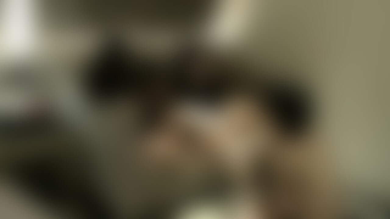 ※こちらの動画は素人二人組にいじめられた時の動画です
身バレ防止のため、限定個数で販売しますので、お早めのご購入をお勧めします
こんにちは足○○○です
今回は名古屋のドS女子まき様&はいね様にいじめられた時の動画第二弾です(本編30分)
前回、ニーハイブーツで体や顔を踏まれてボコボコにされたのですが、その後ブーツを脱いでいただき、生足で徹底的に○○○されました
まず、ニーハイブーツを脱いだ時の生足の匂いはすごく蒸れていて、興奮しました
綺麗な女性二人組に蒸れた足を顔に押しつけられるのはかなり屈○○○的です
体や顔を容赦なく生足で踏みつけ罵倒されました
そして、興奮してあそこを立たせていることがバレると、さらに踏みつけられました
かなり強く踏みつけられて、それだけでイきそうになってしまいそうなくらいです
やはり、足で○○○踏みつけられて立たせられるのは屈○○○的でした
なんとか我慢しようと思いましたが、綺麗な脚4本で踏まれ、支配されてる感じに興奮してしまいます
そして、下着を履いたまま、○○○イかされました
「逃げてんじゃねーよ」と怒られながら、本気で逃げようとしましたが、押さえつけられて抵抗できません
完全に綺麗な女性たちに敗北してしまいました
この後、ブーツで二人の気が済むまでストレス発散にボコボコに***されました。そのサンドバッグ扱いされた時の動画は第三弾で公開しますので楽しみにお待ちください (2/2)