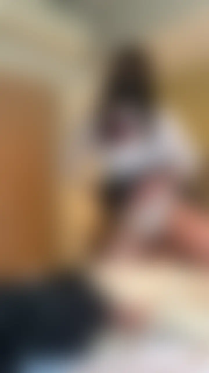 【完全個人用】制服コスプレで顔騎をお願いしちゃいました✨
171/?/D
なんと身長171センチの神スタイル🖤
いっぱい匂い嗅がせて匂いフェチにはたまらない笑 (2/2)