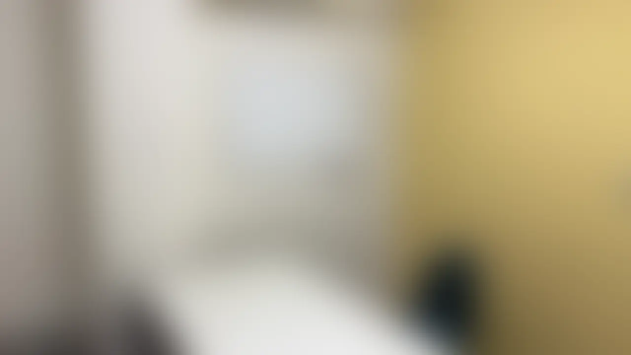反抗的で生意気な小娘
「バイト辞めちゃった」「お金ないから」「1個だし、勘弁してよ」とまったく反省無し
しかも常習犯ぽい
金ないならパパ活しろと打診
「えー...」と拒否るので手コキの交換条件突きつけてホテルへ
手コキから都合のよい事言ってフェラさせて、クンニからの生ハメ
そのまま突いてしっかり生ナカ発射
世間知らずの小娘にしっかり教育してやりました (2/2)