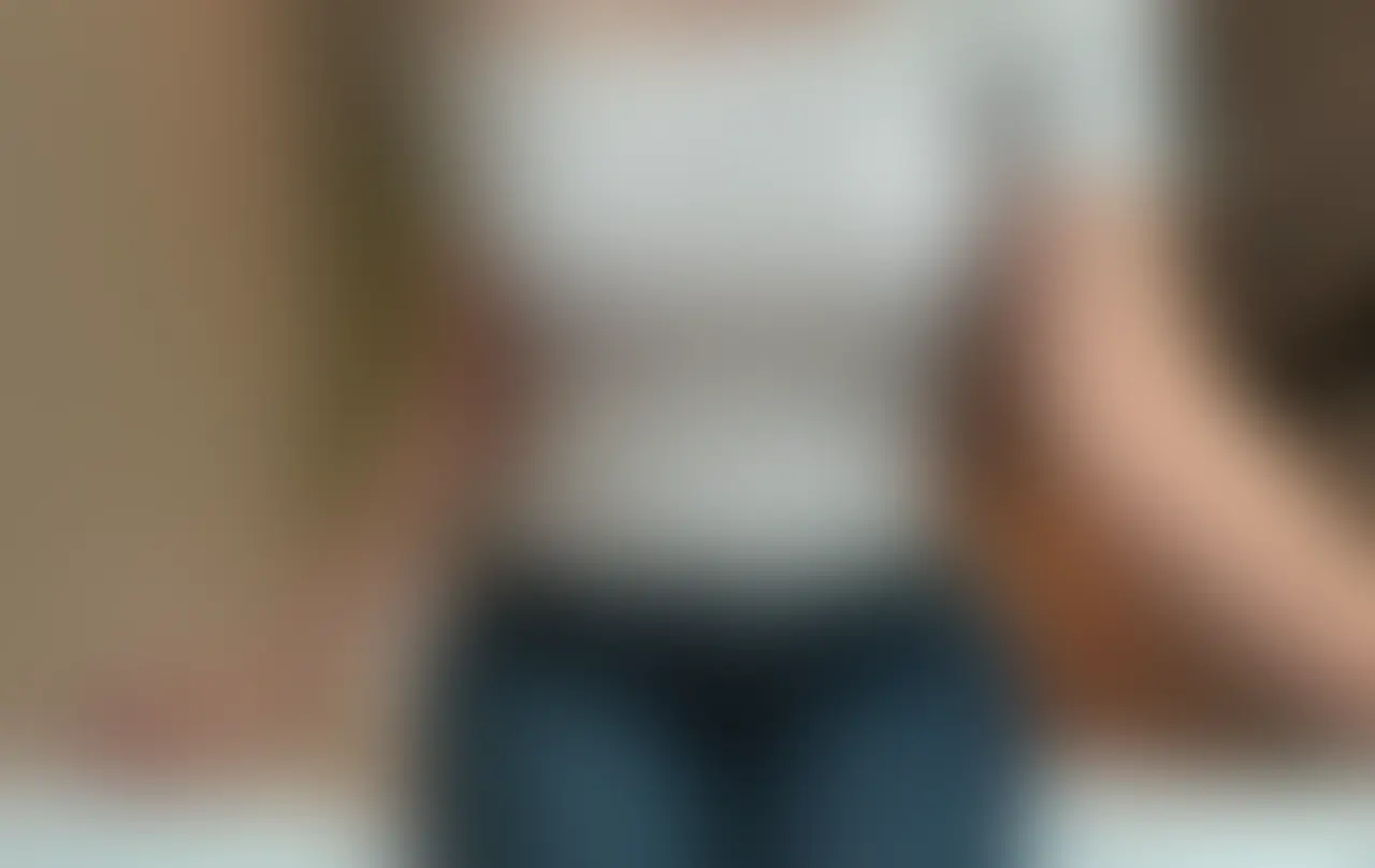 Gパンビリビリに破いて、
巨尻あなる剥き出し💕
天井に届きそうなくらいの
垂直潮吹きしちゃった💦
罪悪感に興奮しちゃってる
変態な姿
見てください🥺💭
==🐰🩷この動画でみれるりのの姿🩷🐰==
🌟鳥肌が立つくらい感じちゃう雑魚乳首ちゃん🌟
服の上からでもわかっちゃうほど
触る前からビンビンの乳首🫣💕
指先で軽くつまむと
鳥肌が立つくらい全身に快感が駆け巡って
ビクビクってしちゃうの🥺
早くおまんこ触ってよ〜って
モジモジしちゃうの
恥ずかしいなぁ💭
🌟Gパンビリビリで巨尻あなる剥き出し🍑🌟
お尻のところだけ開いてるの
めっちゃエッチじゃない?🥺💕
ねぇおちんぽ奥までちょうだい〜って
おねだりしてるみたいに
見せつけちゃうよ🤭💓
そのままビューーー!!って
撒き散らしも潮吹きしちゃったの...
⚠️天井に届きそうな垂直ジェット潮吹き💦🚨
気持ちいいところに当てたくて
夢中でオチンポずぼずぼ
もう我慢の限界だよぉ...
「びゅーーーーー!!!!!!」
天井に届きそうなくらいの
垂直潮吹きで
ガチイキしちゃいました🥺💕
こんな格好
誰にも見せられない
変態すぎる姿で
本気夢中オナニーしてるところ
こっそり見てくれたら興奮します😳💭 (2/2)