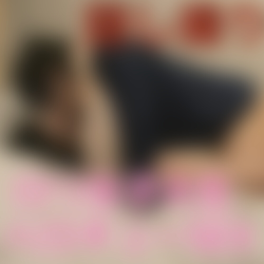 女の子バレを防ぐため動画の拡散等は絶対にしないでください
めいちゃんと二人で飲んでたのですがいい感じに気持ちよくなりラブホで休憩することに。
普段の3割増しで可愛いめいちゃんにチンコ入れたくなったのでフェラしてもらって挿入。
天国にいきそうになるほど甘くてとろけたベロチューしながらSEXしました。
最後はバックでそのまま発射です。もちろんお掃除フェラもしてもらいました。
・本編は女の子の顔にモザイクがありません (2/2)