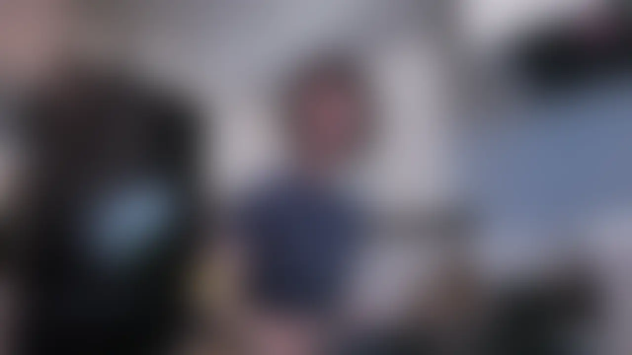 【本編映像】#006 まな
料理をしつつ黒子にずっと身体を弄られるがまんクッキング!
今回のチャレンジャーは「まな」ちゃん。
思い出の料理だというハンバーグを作ってくれました。
素敵な笑顔を振りまいて感じているのを誤魔化す様に料理を進めます。
順調に工程をこなしていくも徐々に激しくなるお邪魔に
我慢しきれず潮吹きをしながら感じてしまうまなちゃん…
そんな様子に黒子が欲情!
おっぱいを揉みしだきキスをしながら激しく絡み合います。
せっかく作った料理もピストンで身体を激しく揺さぶられ
美味しく食べれたんでしょうか(笑)
ちゃんと上手に作れたかな〜?
▼Youtubeはこちら
https://www.youtube.com/@gamannnnn_cooking (2/2)
