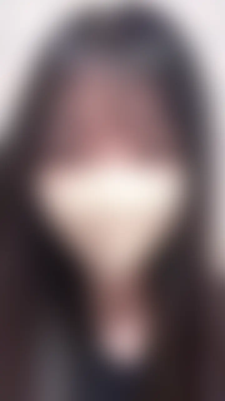 今さっきムラムラして撮った動画です。イクのいっぱい我慢しました。最終的にはイッちゃったけど…。オカズにしてくれたら嬉しいです。
結構汗かいちゃってるかも….。



#おもちゃ
#バイブ
#玩具
#愛液
#ダラダラ
#オナニー
#素人
#スレンダー
#女子大生
#毎日投稿 (2/2)