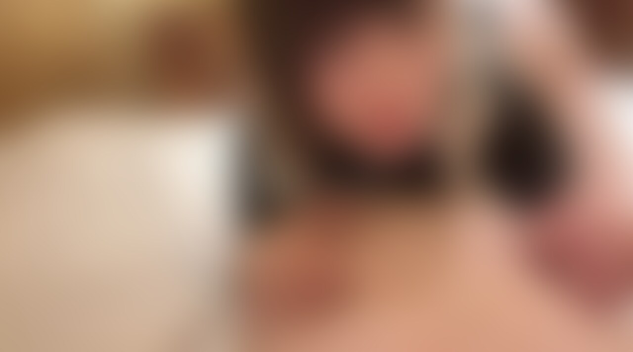 ご奉仕用メイドコスプレ‼️
いつもより顔出し多めな気がする(?) (2/2)