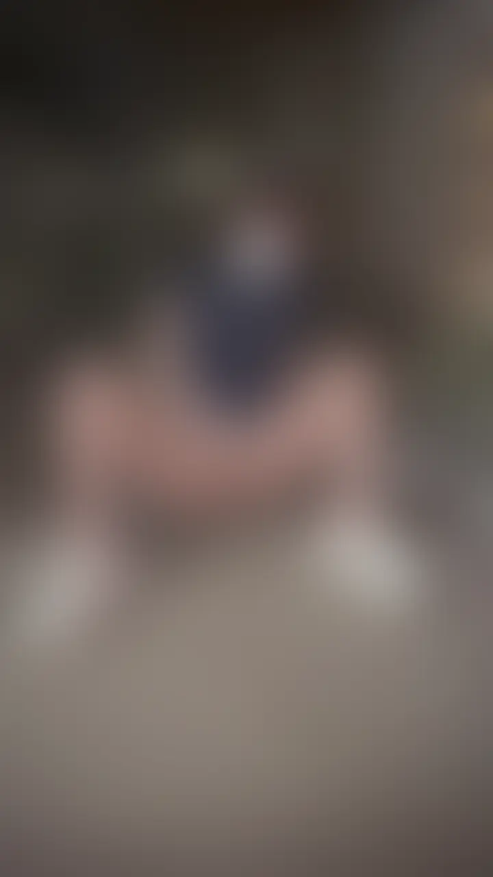 外や多目的トイレでオナニーでして連続ガチイキ【花咲める】 (2/2)