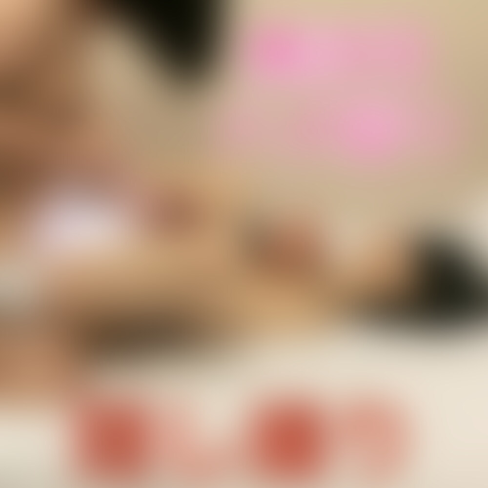 女の子バレを防ぐため動画の拡散等は絶対にしないでください
ハメ撮りがしたい!
そう考えた自分は思いつきました。目隠しプレイならハメ撮りできるじゃんって。
途中で目隠し外されたらアウトだから手も縛っちゃえと。
でもこんな要望を聞いてくれる女の子はなかなかいません。
ですが大天使めいちゃんは要望を聞いてくれました(泣)
なんていい子なんだろう。勝手にハメ撮りしてごめんね。ついでに○○○も。
途中からSEXに夢中になってハメ撮り忘れてたことだけ後悔。他は大満足でした。
・本編は女の子の顔にモザイクがありません (2/2)