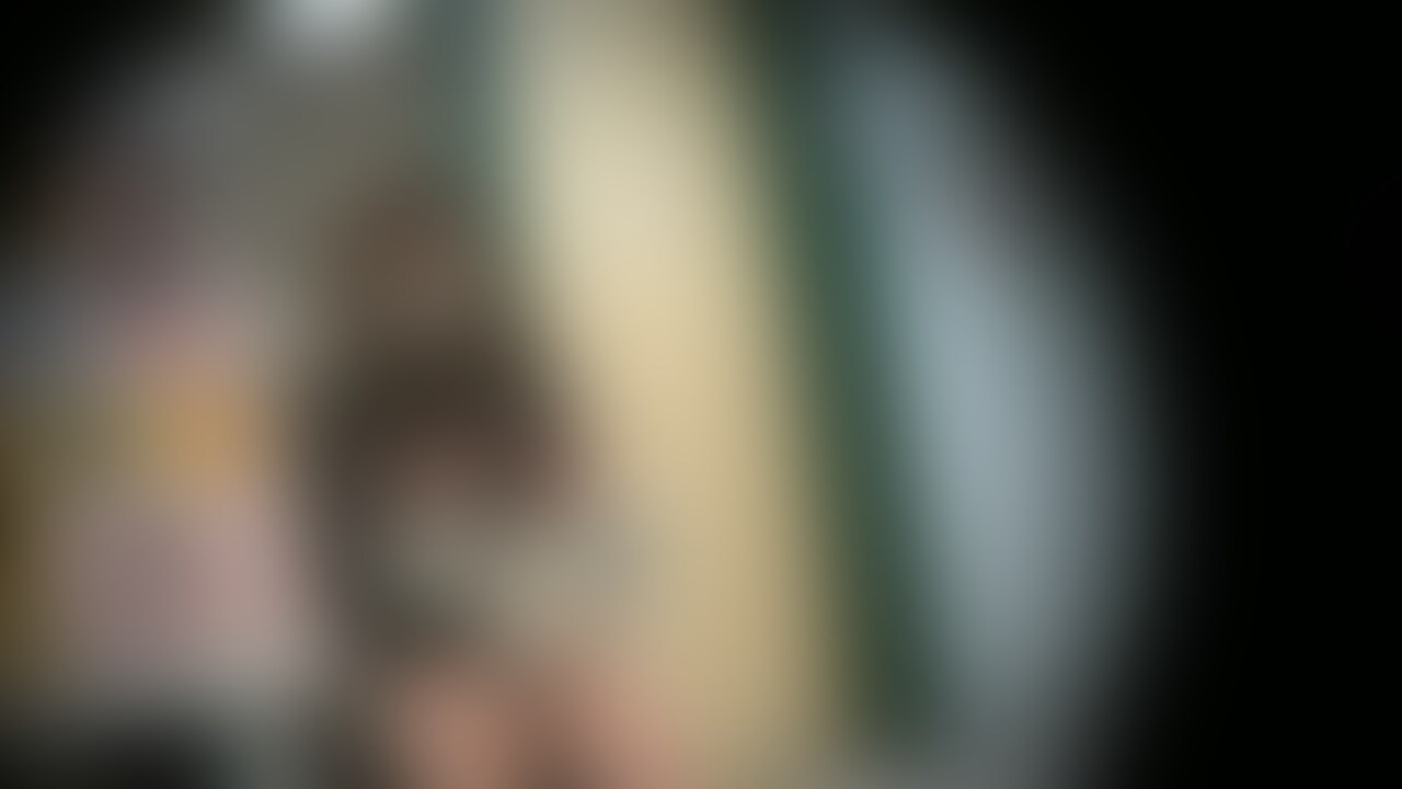 パンチラ21の本編動画。
今回おじさん刺激が欲しくてカメラを変えて良い子が現れるまで粘ることに。
なんとミニスカおねいさん系女子を発見し追跡を開始。
見た目は派手目なのにパンツがとても良かった。
これは是非皆様にご覧いただきたいです。
初めてのカメラを変えての撮影で不慣れなとこもありますがパンツはしっかりと押さえております。
一緒にドキドキ感を味わいましょう。 (2/2)