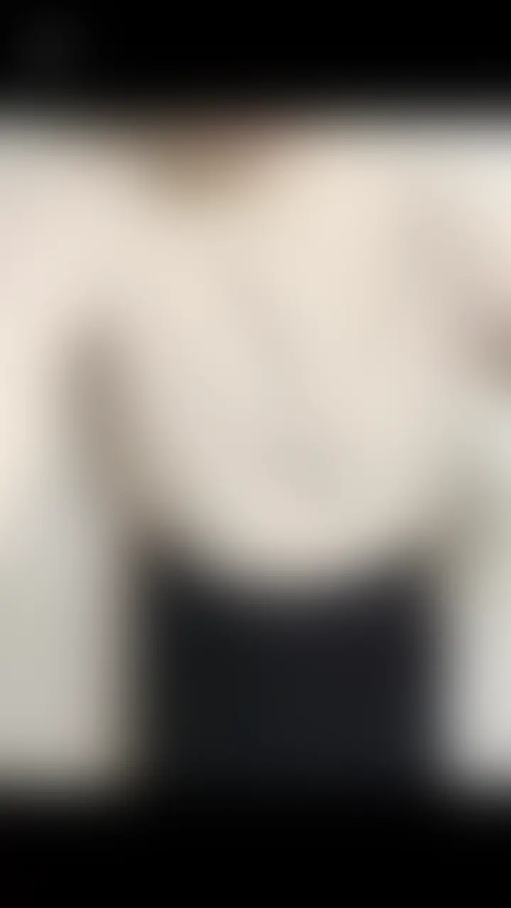 OLのオナニー日記💕 フルバージョン公開❣️
 
ノーブラで出勤してお仕事一日頑張りました💪✨
すっごくドキドキして
おまんこムズムズしてきちゃって
我慢するの大変だった〜🥺
おっぱい付近に視線を感じる瞬間も何度かあった気がする...(笑)
帰宅後、即オナニーして発散しました💓
おまんこは糸引いちゃうくらいビショビショだよ(/ω＼*)

お仕事頑張ったあなたも一日お疲れ様💝

 少しでも気に入ってくれたら
 いいね♡やコメントで感想聞かせてね💕︎ (2/2)