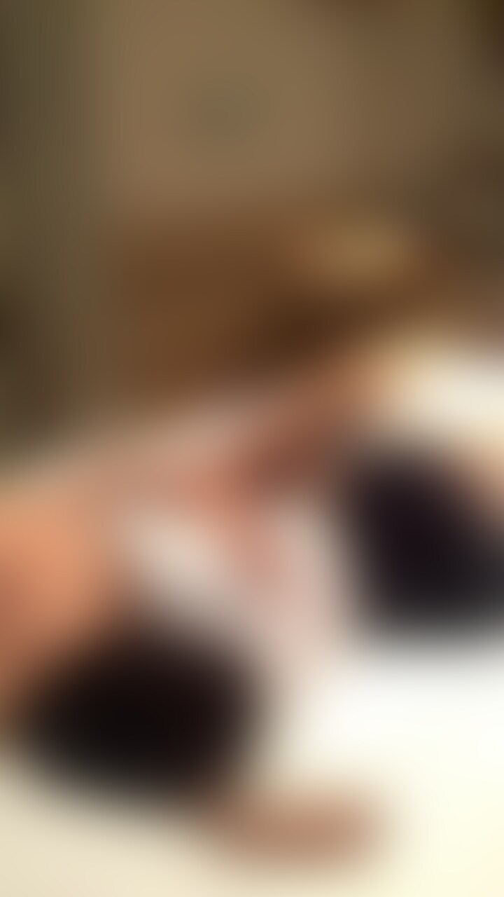 ㊙️ J⚪︎時代の貴重なリアル制服エッチ動画です㊙️
 💁‍♀️携帯撮影です‼️
 夏休み中だったので制服が汚れても大丈夫でした💦
 普通の日だったらやばかった💦
 制服エッチは案外汚れるから休み前じゃないと危険だ⚠️
 この着ている制服まだ大切に持ってるけど、欲しい方がいたらお譲りしますよ❤️欲しい方メッセージ待ってますね❤️ (2/2)