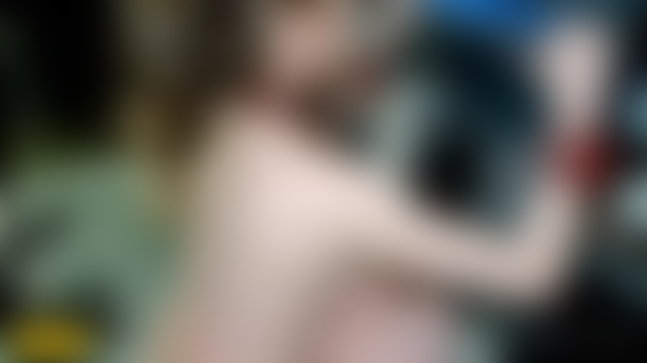 【喉奥イラマ①】
『今日どうしたん??』
前回会ったときに
喉奥を掻き回してもらえなかったからなのか、
自ら喉奥をボコボコ抉り
上目遣いで"はやく○○○になれ"と
僕に催促しよる。 (2/2)