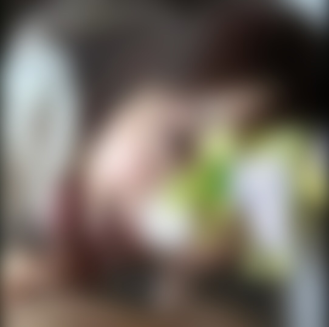 【復刻】【イマドキリアルJD再降臨~連続フェラ抜き大量ごっくん3名☆女子大生の百花ちゃん】
ほんわか系可愛い女子大生の百花ちゃんが連続抜きシリーズに登場してくれました。
■1人目
・体勢 仁王立ちで前から横からと主観アングル
この方は射精量がめっちゃ多いです。
特に何もしてないそうで、体質でしょうか。
汁男優向きの方ですね笑
仁王立ちフェラで主観で自分で撮影するというのをしてみたかったそうで、
願望を実現して頂きました。
百花ちゃんは正面からみると特に可愛いので、そんな子に
仁王立ちで召使いのように跪かせてしゃぶらせる体験に興奮されていたようです。
百花ちゃんの確かなテクによりすぐさまギンギンになり、
最後はしっかりと大量発射です。
■2人目
・体勢 椅子に座り、前から。横からと主観アングル
こういう撮影は初めてのようで、終始緊張されていたようです。
しっかりと抜群のテクを味わい、胸の谷間をしっかり目に収めて
興奮は最高潮に達していたようです。
ぶりっこに見つめられるとイラッとしますが、
彼女の場合は癒されるんですよね。
■3人目 百花ちゃん大ファンの方
・体勢 ベットに座り、前から。横からと主観アングル
百花ちゃん大ファンの方の登場
ちょいいかつい見た目の方ですが、本人目の前にして終始照れまくっていました。
髪を撫でたり、胸をもんだりと、一方的な恋人感を楽しんでおられます。
百花ちゃんも悪い気はしないので、持てるテクを駆使して、
ちんこを終始攻め続け、最後は大量口内発射→ごっくんです。 (2/2)