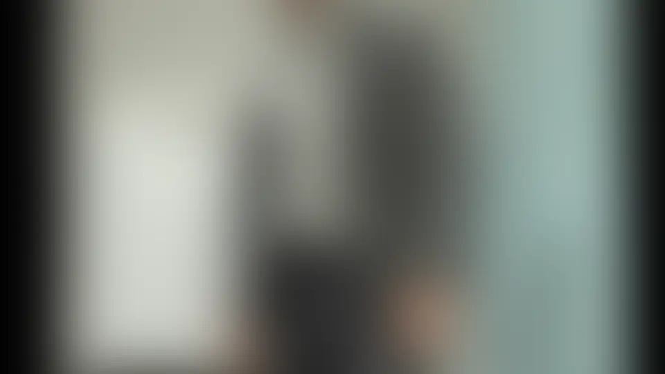スーツの中は sample 1