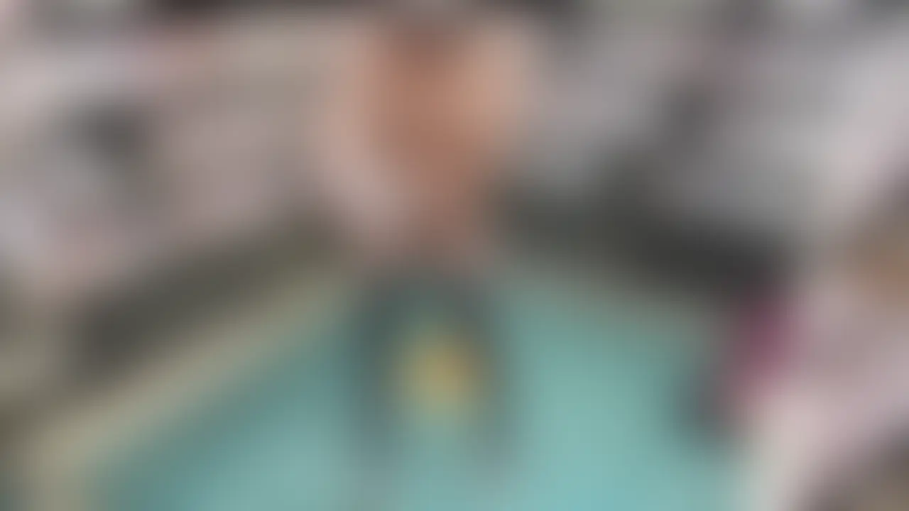 アダルトショップ露出で見つかっちゃった② (2/2)