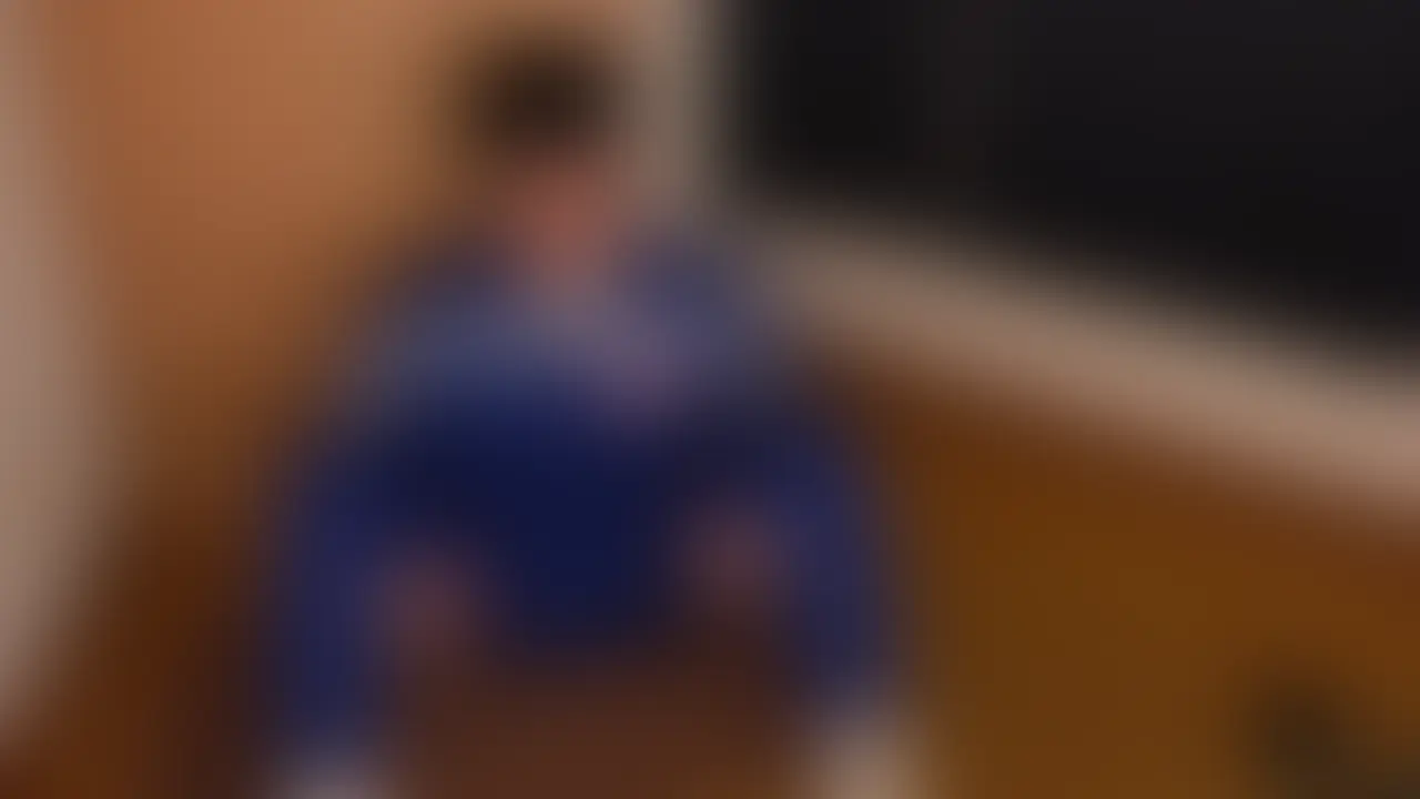 サッカージャージでお漏らし sample 1