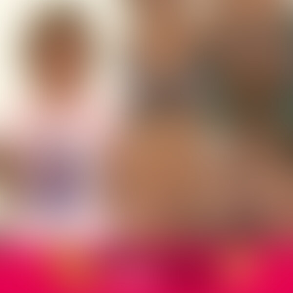 なお(22)フリーター
小麦色の肌と金髪が似合うまさしくギャルといった感じの彼女。
しかもH-cupの巨乳!!
恥じらいながらも服を脱ぎ捨てると、意外と可愛いピンク色のブラとパンティ。
更に脱ぎ進める彼女。
H-cupの爆乳ながらカタチも完璧!!
小麦色の爆乳に乳輪は薄いピンク色。
くびれたウエストに大きなお尻も際立つ見事なプロポーション。
そのオマ●コを広げると・・・
黒ギャルでもオマ●コの中はキレイなピンク色でした。
恥じらいながらも産まれたままの姿になっていく素人○○○をどうぞご堪能下さい。 (2/2)
