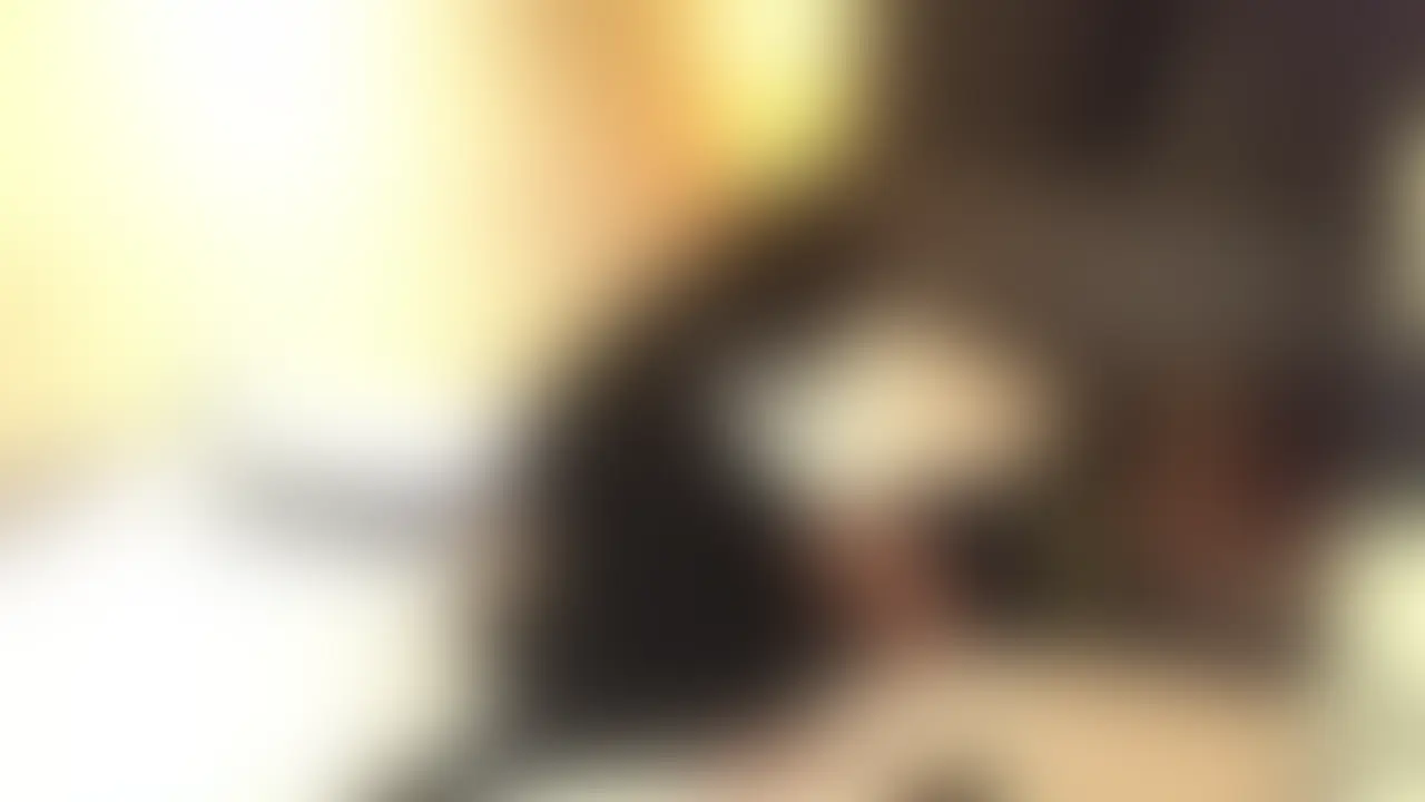 歳下専門学生の女さんに何故か手を縛られて手こき責めされる羽目に… sample 1