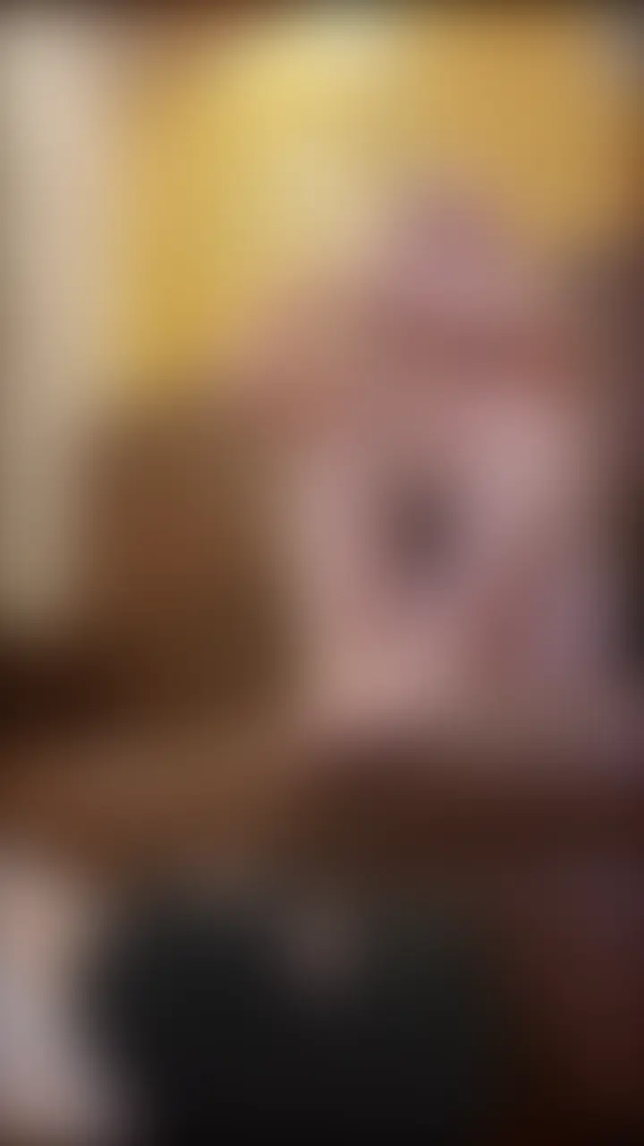 さな様のムレムレ素足匂い責めです✨
サンダル履いてきたけど昨日から足洗ってないから臭いと思うんだよね~💕
足の指の間とかまで必死にクンクン嗅いでるのほんと惨めで笑っちゃう🥰
押し付けながらグリグリするのほんと楽しい💗
~~~~~~~~~~~~
2アングル分の動画です
16分16秒 (2/2)