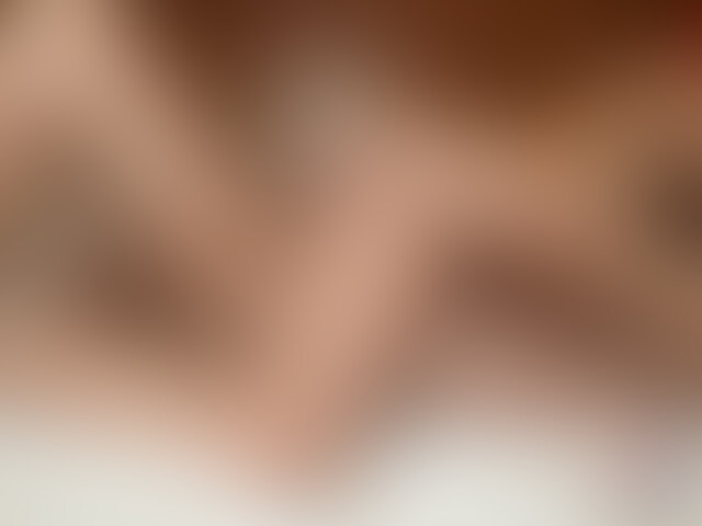 手コキと中出し~261
手コキから始まります。
だんだんと大きくなっていくアレを手コキとフェラでガッチガチにw
その後、愛液まみれになったアソコにアレを挿入し、
性欲のままに腰を振り続けます。
そして何度も何度もオーガズムに達してしまいます。
脈を打つアレがもう我慢できなくなった時、
最後は種付プレスでアソコの奥でドロッドロな精液をドクドクと注入します。
射精した後は漏れないようにしばらく抜かずに余韻に浸ります。
これが演技なしの作品です!
<プレイ内容>
オーガズム、手コキ、種付プレス、騎乗位、膣内射精
サイズ:HD 450MB 約26分 (2/2)