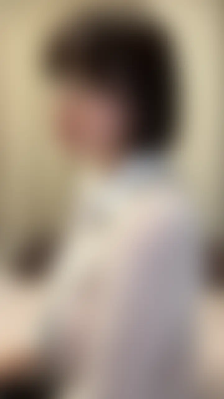 こんばんわっ!
月です🫶
たくさんのファンの方から
「もっと近くで顔が見たい」
「可愛い顔、ちゃんと見たい」
って言ってもらえて… それがすごく嬉しくて
初めて顔面特化の動画にしてみました🤭
今回は
仕事終わりのOL月、っていう雰囲気❤️
少し大人っぽい服で
いつもより距離がぐっと近いです🫣
見つめられてるみたいな感覚になったり
近すぎてドキッとする瞬間もあったり…
正直、こんなに近い月はなかなか見れないと思う。
ちょっと恥ずかしいけど
その分ドキドキは保証するね🫶 (2/2)