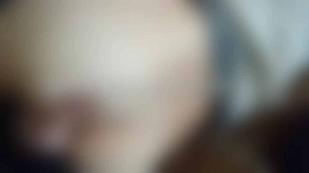 【人妻NTR記録 聖子 PREMIUM 9】　約28分

妊婦(妊娠５〜６ヶ月)
　　　＋
PREMIUM


過去にCLUB-XXXにて２００$（約30,000円）にて超短期間のみの期間限定で販売していたものの８年ぶりの再販です。重複購入にお気を付け下さい。


※当時の販売価格での再販です。

当時は妊娠中のリアルタイムでの販売だった為、妊婦の聖子の身バレ防止のためにあまり買われない様にこちらの価格で販売していました。

現在は身バレの心配はかなり低くなりましたが、当時この価格で買われた方がいらっしゃいますのでこの価格でお願い致します。

身バレ防止の為だけにつけた価格です。
ご注意下さい。



【PREMIUMシリーズについて】

PREMIUMシリーズは、普段のホテルでの撮影動画とは違い、聖子の自宅での嵌め撮り動画となっております。
ですので、身バレ防止の為に購入制限をさせて頂いており、８年前の販売時には最短１時間のみ、長くても数日の販売で終了させて、その後一度も再販はしておりませんでしたが、度重なる熱いリクエストにお応えしてこちらにて再販を決めさせて頂きました。どうぞ宜しくお願い致します。


【内容】

妊娠５〜６ヶ月目、少しお腹が出始め、乳首や乳輪が黒くなり始めた頃の聖子です。

私が休みの日の午後、たまたま聖子にLI◯Eしたところ、聖子も休みで部屋にいるという事が判明。

私の催した性欲処理の為に、久しぶりに聖子の自宅での調教を通告したところ、◯学生低学年のこ◯もが家にいて30分後にこ◯もの自転車を買いに一緒に出掛けるから無理だと返事が。

既に嵌める気満々になっていた私がそんな拒否を受け入れるはずもなく、強行。

直ぐにチャイムを鳴らしたところ、察して観念した聖子が◯供を自分の部屋に入れて玄関ドアを開け、私を夫婦の寝室に招き入れました。

その後は皆さんの予想通り。
最初はすぐ隣の部屋に◯供がいる事で拒否する姿勢を見せていた聖子も、マンコを弄ってやる内に徐々にスイッチが入り、欲しがる様に。

私とのSEXしたさに聖子が、〇供との約束の時間を30分遅らせるために、
私にバックから生で嵌められた状態で寝室のドアを開け、◯供に大きな声でその旨を伝える様子に私自身最高に興奮して脳が痺れました 笑

事が終わって少しまったりしてるところに、上の〇供も帰宅してきて、更に既に約束の時間を何度も過ぎてることに痺れを切らした下の◯供がドア越しに声を掛けてきて。。。
続きは動画にて。 (2/2)