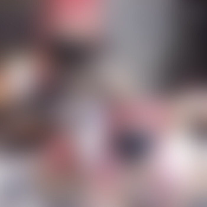 ↑［いいね♡］お願いします🥺❣️


こんばんは🐶♡
今週の新作動画アップです！

もうすぐハロウィンということで
コスプレをして撮影しました🎃♡
なんのコスプレかわかるかな〜😈？？

ホテル着いて早速お着替えして、
撮影会してたらなんだかお互いムラムラしてきちゃったので
おっぱじめちゃいました🤤💘

お注射でローションたっぷり出して、
手コキしてたらすごい気持ちよさそうだったから
素股しちゃった…♡
ぬるぬる素股から流れで挿入されるの大好き🥺

騎乗位とバックでたくさん突いてもらえてとっても気持ちよかったです☺️🌼
コスプレだといつもと違う感じがしてなんか燃えるね🥺🔥
またコスプレえっちしたいな〜♡

今週も見てくださってありがとうございます🐶！ 
［いいね♡］とコメントお待ちしてます🙌

【顔出しバージョンは↓をクリック💘】
https://myfans.jp/posts/6fc11ddd-46dd-4d0c-b00a-7867d7d1b3bf?utm_medium=referral&utm_source=share&utm_campaign=post_share (2/2)