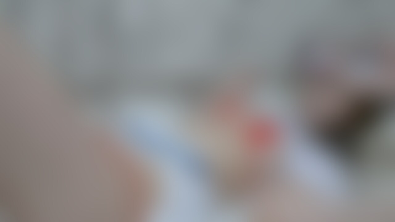 吸うやつで敏感パイパンまんこをぐりぐり♡吸引ローターでオナニー撮影会 (2/2)