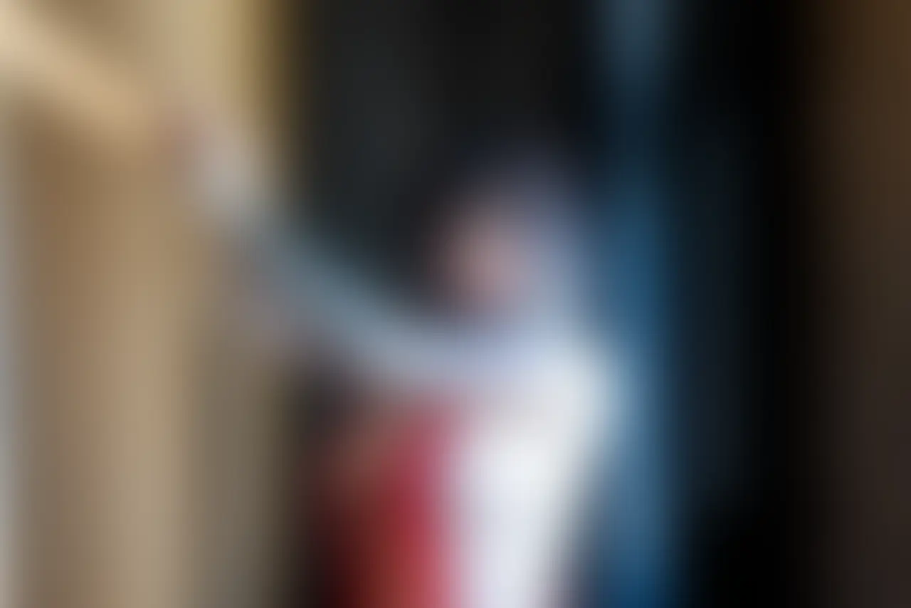 ツキ🌙Iカップタトゥー女子「ツキだよー🌙 今回は赤❤️ すごくセクシーな衣装で、ほぼ見えてるやん(*ﾟ∀ﾟ*)」の投稿サムネイル