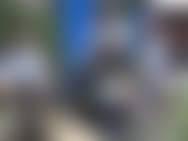 パンチラ&後付けてエレベ逆さ
道端でおしゃべりしている制服のふたり組み。
話の内容では、中までは同じ学校だったのが、進学で別々になったものの、未だ交流が続いているようで放課後によく会って遊ぶ間柄のよう。
しかし、人が通る大通りから背を向けて細道の方に座っているせいで、座り方が悪い! 簡単に言うとパンがモロでした。
ということですかさず持っていたカメラで遠距離から撮影。
1920×1280のフルHDで撮影したものを1280×720にサイズ変更しています。
正面からのパンチラをじっくり、その後、移動してどうやら塾が入っているビルに上がっていくところを追いかけて階段まで撮り、そのまま強引にエレベータに乗り込んで逆さ撮り。
ひとりは可愛い系、ひとりはキレイめと容姿の好みにも応えるかなり楽しめる内容となっていると思います。
動画6:43
★販売は予告無く早期終了する場合があります
★本作品の年齢確認は十分に行っており、被写体は○○○以上です
★本作品に登場する人物は同意を得たモデルです
★本作品の画像、動画等の無断転載を一切禁じます (2/2)