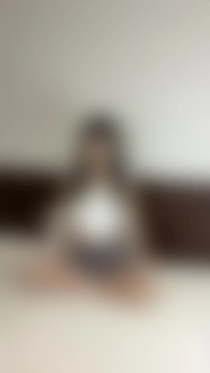 (顔出しあり)みずきだよ〜💕
今日はジム行って帰ってきてすぐに撮影したよ〜🏋️
ちょっと汗かいてるけどそこはスルーしてね(笑)
スクワットして脚がプルプルしたけど頑張った💪
頑張って鍛えたみずきのお尻を見てねっ✨️ (2/2)