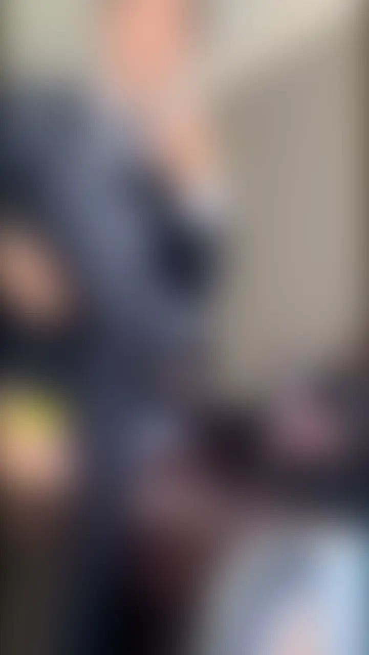 ぴちぴちスーツ姿のイケメン年下くんをメス堕ちさせた。おれのナイソを嗅いで、🍆をしゃぶりながら「美味しい！このちん◯... sample 1
