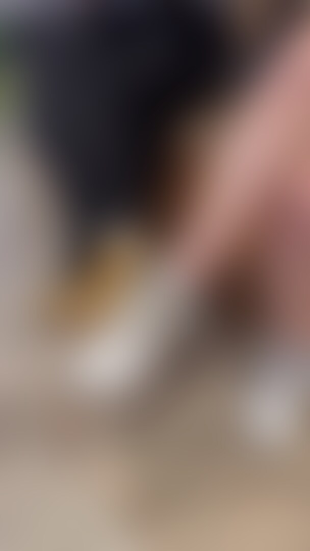 新規モデルさん二人組
学生のMちゃんルックスかなり可愛い子
履いてる靴も靴下足裏も汚れてます
トミーの白靴下
靴下の汚れと臭いを気にしているところも可愛かったです
靴のサイズ24.5cm
靴下足指動かしも少しあります
動画内では会話の一部を無音にしているシーンがございます
スマートフォンやPC不良、商品不良等ではございません
ご理解とご了承お願いします
この商品は足フェチの方向けのものになります
一人のモデルさんに対して一定数以上のファンの方がいるようでしたら、二回目三回目と撮影してきますので評価や購入のご検討よろしくお願いします
(連絡がつかない事や私生活の変化で撮影ができない方もいらっしゃいます、100%お応えできるわけではないことをご了承ください)
注意
完全オリジナル商品の為、第三者への送信、販売等の二次使用は一切禁止致します
画像、動画の二次使用、譲渡、転載、転売等は一切禁止いたします
著作権、肖像権侵害には警告なしで開示請求と損害賠償請求を行います
撮影者、出演者、購入者全ての人間に迷惑がかかるので厳守でお願いします (2/2)