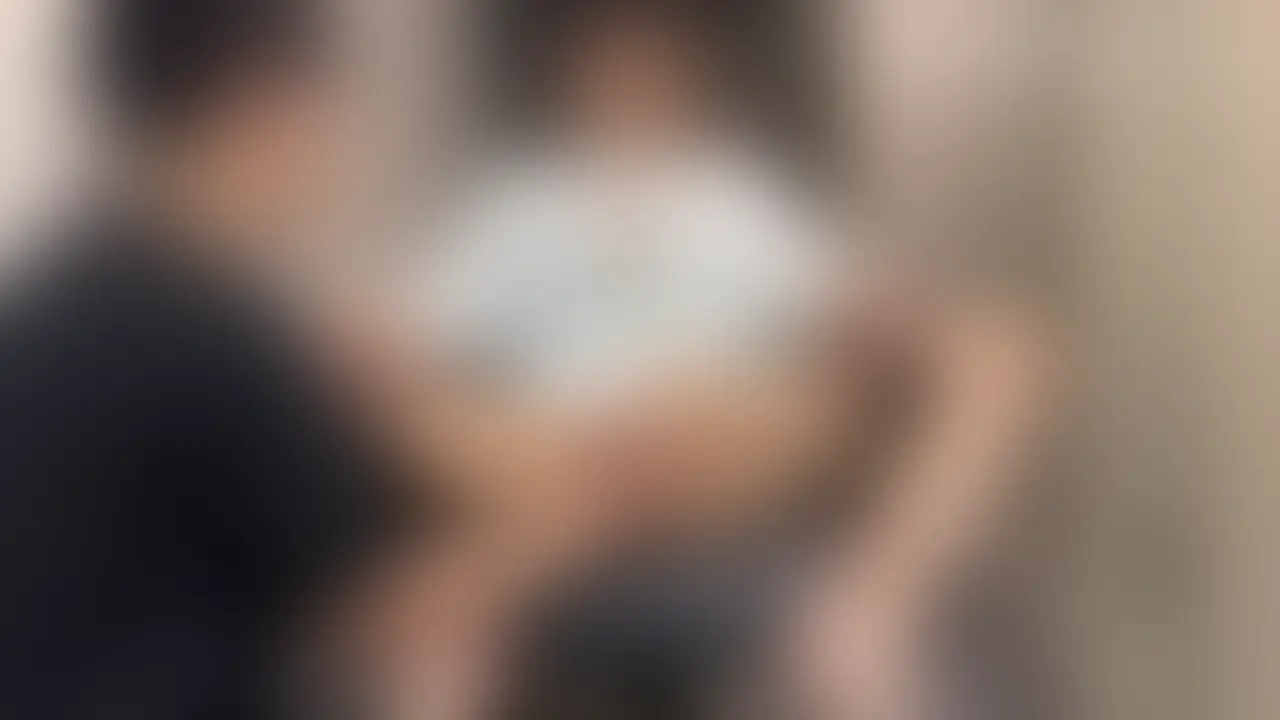美人看護師さん26歳Cとの密会
椅子で身動き取れなくしてTENGAエッグでイジメてたら舌出してアヘ顔になってるのエロい。
オフショット
https://myfans.jp/posts/98556da3-85a5-410d-a15e-7ea8145f4822 (2/2)