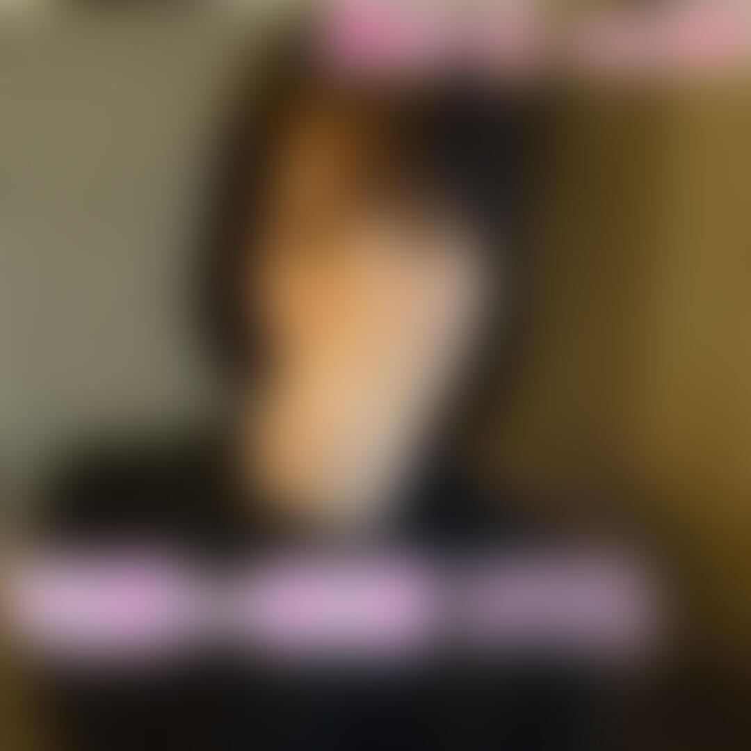 【顔出し】かわいい新妻⭐️初めての浮気に本気イキ😍
結婚して1年の欲求不満気味の新妻を寝取りました!
浮気は初めてでかなりの緊張
でも次第に慣れて今では目の前でま○こ広げて
見せつけてくれ濡れ濡れ興奮状態
...🥰 (2/2)