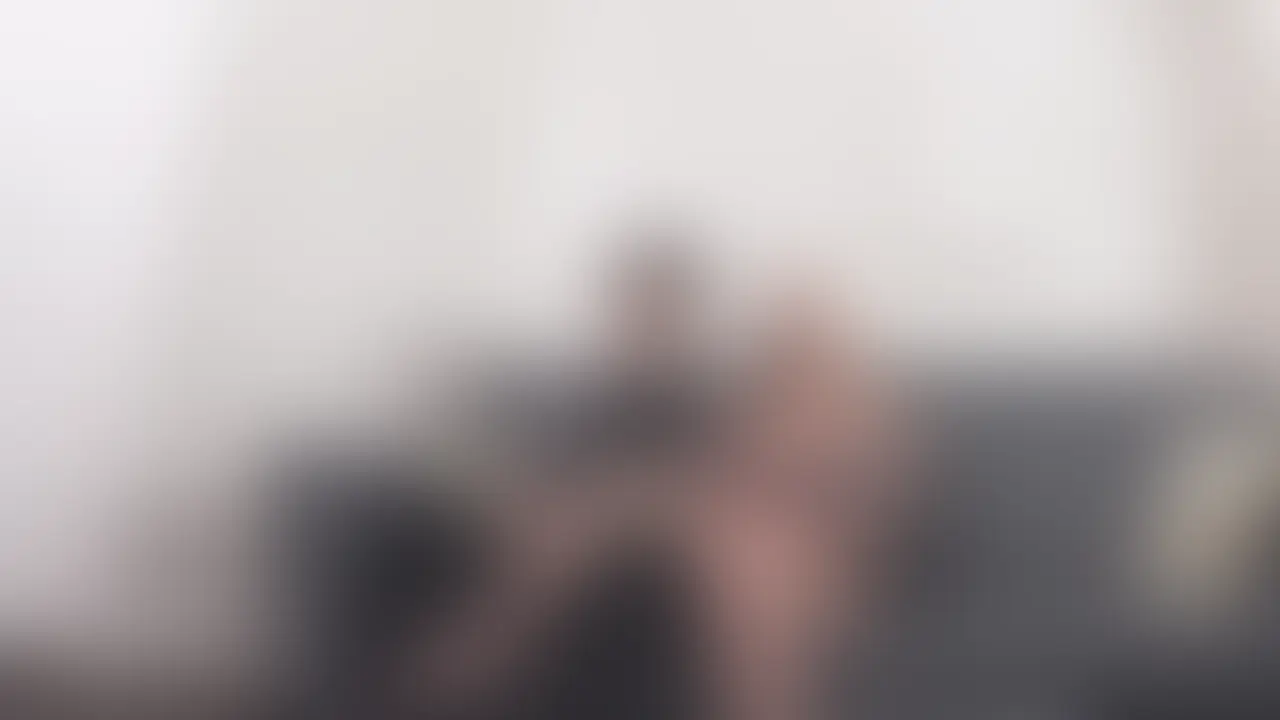 ※本編では顔出ししています。
ダンス仕込みの腰使いで男たちをイカせまくるインテリ系ビッチちゃんに中出し。 (2/2)