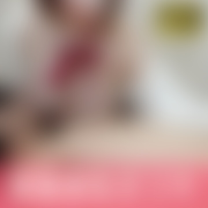 制服姿の彼女に授乳手コキしてもらいました!
ラストは我慢できなくなって外出し!
バックで巨乳がいい感じにふわふわ揺れています。
かに🦀ちゃんの柔らかおっぱいを楽しんでね♡ (2/2)