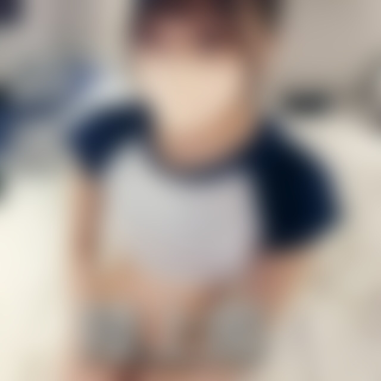 19歳 身長158、体重46 B83W56H91
元運動部の女子大生です。ずっと部活漬けの生活だったため大学に入ってからパパ活などではっちゃけた生活をしているようです。
SNSにて交渉を行い今回ハメ撮りに至りました。一度普通のP活でお相手しているので少し砕けた感じになっていますね
うっすら割れた腹筋とプリッとした張りのある桃尻が魅力的です
体操服に着替えさせたあと、手マンとバイブでねっとりと感じさせ当然のごとく生で挿入!
正常位、騎乗位でトロトロにした後チャームポイントでもあるデカ尻をこれでもかという位、長時間突きまくりました
最後は辛抱たまらずバックで中出しでフィニッシュ
デカ尻に興奮しまくっていたせいか、ゴリラが射精したの?という位、精液が垂れだしてきました
ここも必見ポイントです
ぜひ元運動ちゃんのエロいデカ尻をご堪能ください (2/2)
