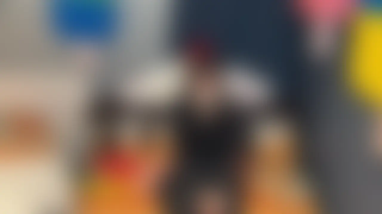 ももかちゃんシリーズ #3 アナルに挑戦する元地下アイドル
彼氏にも内緒で出演してくれているももかちゃん。
3作目となる今回は、フォロワーさまの「一度アナルプレイに挑戦してみてほしい!」というリクエストに応えることになりました。
今回は拡張プレイです。
22歳、身長148cmの小柄ボディで未知の領域へ踏み出す姿は、応援したくなること間違いなしです。
<見どころ>
・初体験への不安と好奇心がせめぎ合うリアルな表情
・新しい刺激に戸惑いながらも変化していく快感の表情
・最後に大きめのプラグを挿入されても慣れた表情
(アナル挿入プレイは次回作で公開します!)
【ももかちゃんはこんな女の子】
・22歳
・身長148cm
・Cカップ
・元地下アイドル
・現在はフリーター
・不思議系
・有名になるためAVに出てみたかった
・エッチはわりと好き (2/2)